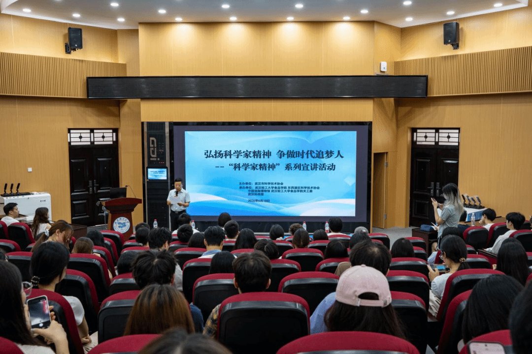 品质优良的橄榄果进行第一次压榨…